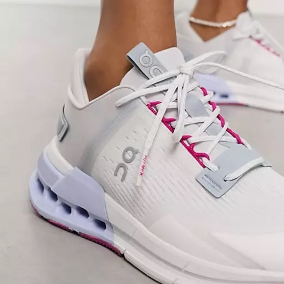 On clouds Flux - Picture 2 of 7